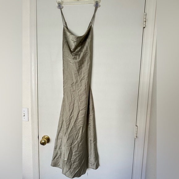 Show Me Your MuMu Verona Cowl Neck Midi in Moss Green Luxe Satin Small - Picture 5 of 9